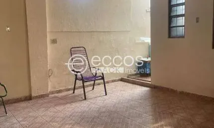 Casa à venda, 3 quartos, 1 suíte, 1 vaga, Centro - Uberlândia/MG