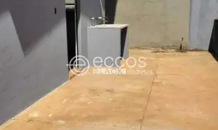 Casa à venda, 2 quartos, 1 suíte, 2 vagas, Umuarama - Uberlândia/MG