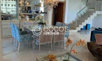 Casa à venda, 3 quartos, 3 suítes, 3 vagas, Saraiva - Uberlândia/MG