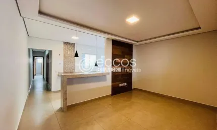 Casa à venda, 2 quartos, 1 suíte, 2 vagas, Gávea - Uberlândia/MG