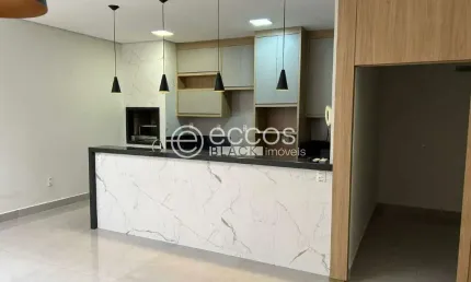Casa em condomínio à venda, 3 quartos, 1 suíte, 3 vagas, Jardim Sul - Uberlândia/MG