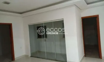 Casa à venda, 3 quartos, 1 suíte, 3 vagas, Planalto - Uberlândia/MG