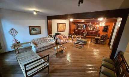 Casa à venda, 4 quartos, 4 suítes, 6 vagas, Mercês - UBERABA/MG