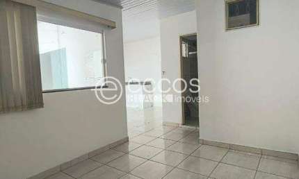 Casa em condomínio à venda, 3 quartos, 1 suíte, 3 vagas, Aclimação - Uberlândia/MG