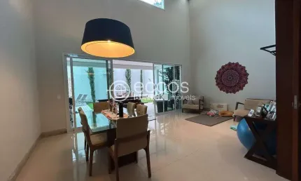 Casa em condomínio à venda, 3 quartos, 3 suítes, 2 vagas, Nova Uberlândia - Uberlândia/MG