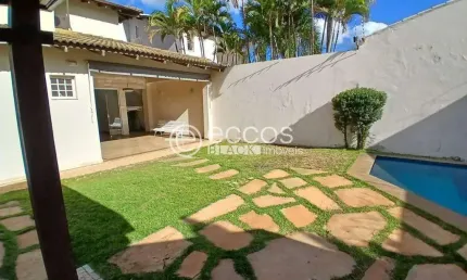 Casa para aluguel, 4 quartos, 2 suítes, 3 vagas, Jardim Karaíba - Uberlândia/MG