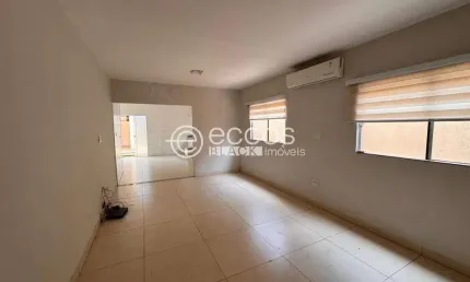 Casa para aluguel, 1 quarto, 1 suíte, 3 vagas, Cidade Jardim - Uberlândia/MG