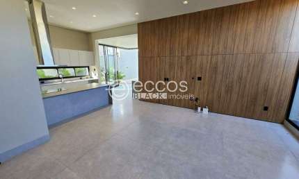 Casa à venda, 3 quartos, 3 suítes, 4 vagas, Damha Residencial Uberaba III - UBERABA/MG