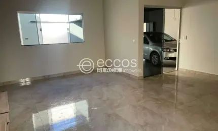 Casa à venda, 3 quartos, 2 suítes, 2 vagas, Jardim Europa - Uberlândia/MG