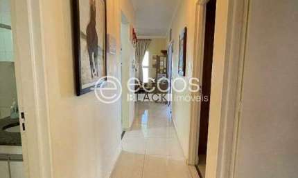 Casa em condomínio à venda, 3 quartos, 1 suíte, 2 vagas, Vila Arquelau - UBERABA/MG