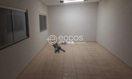 Prédio à venda na Avenida Cesário Alvim, --, Brasil, Uberlândia