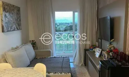 Apartamento à venda, 3 quartos, 1 suíte, 2 vagas, Umuarama - Uberlândia/MG