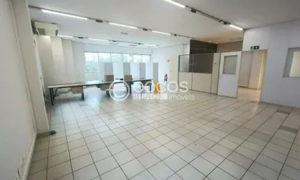 Sala comercial para aluguel, 3 vagas, Tabajaras - Uberlândia/MG