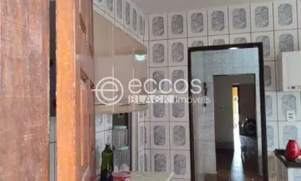 Casa à venda, 4 quartos, 3 vagas, Jóquei Clube - ARAGUARI/MG
