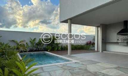 Casa em condomínio à venda, 3 quartos, 3 suítes, 3 vagas, Gávea - Uberlândia/MG