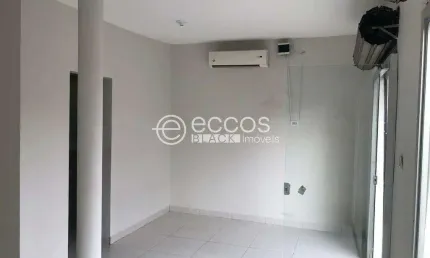 Imóvel Comercial à venda, 3 quartos, 1 vaga, Planalto - Uberlândia/MG