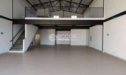 Barracão para aluguel, 1 quarto, Alto Umuarama - Uberlândia/MG