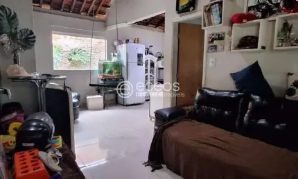 Casa à venda, 3 quartos, 1 suíte, 4 vagas, Luizote de Freitas - Uberlândia/MG