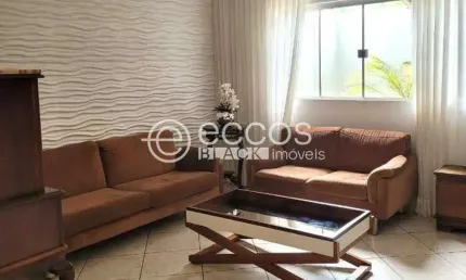 Casa à venda, 3 quartos, 2 suítes, 2 vagas, Nova Uberlândia - Uberlândia/MG