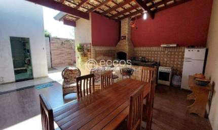 Casa à venda, 3 quartos, 3 suítes, 3 vagas, Jardim Holanda - Uberlândia/MG