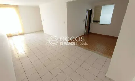 Apartamento à venda, 3 quartos, 1 suíte, 2 vagas, Centro - Uberlândia/MG