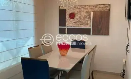 Casa à venda, 4 quartos, 1 suíte, 2 vagas, Taiaman - Uberlândia/MG