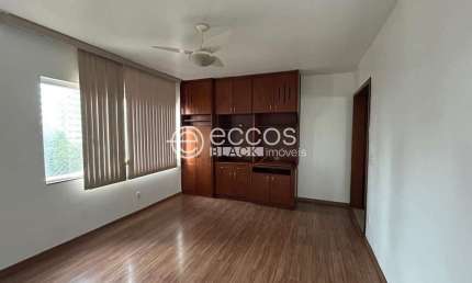 Apartamento à venda, 3 quartos, 1 suíte, 1 vaga, Martins - Uberlândia/MG