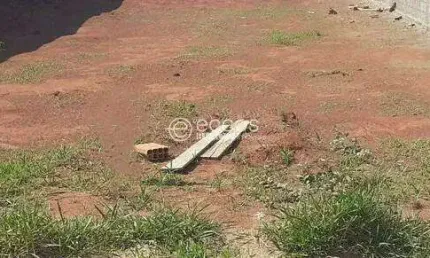 Terreno à venda na Rua Roberto Leong Lik, --, Laranjeiras, Uberlândia