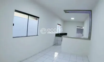 Casa à venda, 3 quartos, 1 suíte, 2 vagas, Nossa Senhora das Graças - Uberlândia/MG