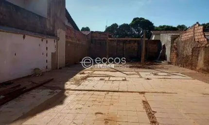 Terreno à venda na Avenida Continental, --, Laranjeiras, Uberlândia
