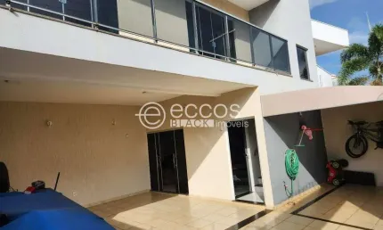 Casa à venda, 3 quartos, 1 suíte, 2 vagas, Parque dos Eucaliptos - Uberlândia/MG