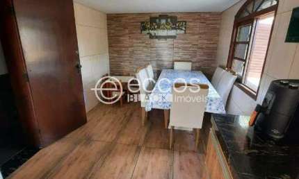 Casa à venda, 3 quartos, 1 suíte, 9 vagas, Cachoeira - São José da Lapa/MG