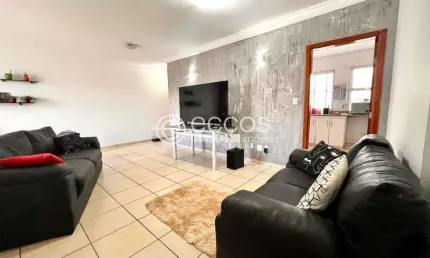 Apartamento à venda, 3 quartos, 1 suíte, 1 vaga, Cazeca - Uberlândia/MG