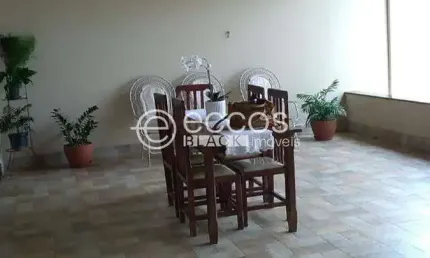 Casa à venda, 3 quartos, 3 vagas, Jardim Holanda - Uberlândia/MG