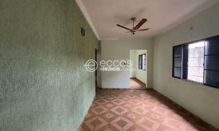 Casa à venda, 3 quartos, 1 suíte, 2 vagas, Umuarama - Uberlândia/MG