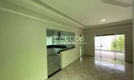 Casa à venda, 3 quartos, 1 suíte, 3 vagas, Jardim Patrícia - Uberlândia/MG