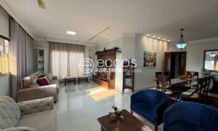 Casa à venda, 3 quartos, 3 suítes, 3 vagas, Jardim do Lago - UBERABA/MG