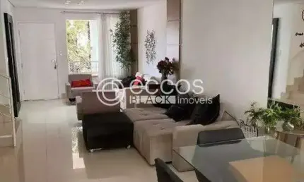 Casa em condomínio à venda, 3 quartos, 1 suíte, 3 vagas, Jardim Karaíba - Uberlândia/MG