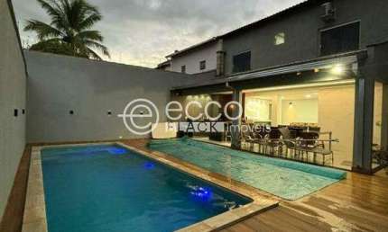 Casa à venda, 3 quartos, 1 suíte, 2 vagas, Jardim Patrícia - Uberlândia/MG
