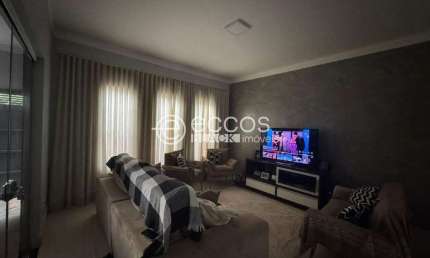Casa à venda, 3 quartos, 1 suíte, 2 vagas, Residencial Morumbi - UBERABA/MG
