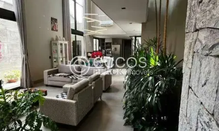 Casa à venda, 3 quartos, 3 suítes, 4 vagas, Novo Mundo - Uberlândia/MG