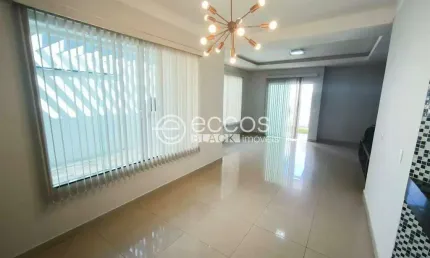 Casa à venda, 3 quartos, 1 suíte, 3 vagas, Alto Umuarama - Uberlândia/MG