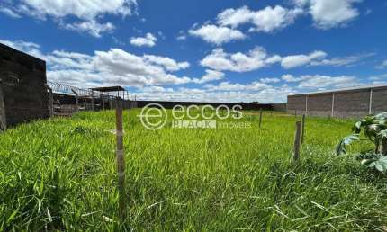 Terreno à venda na Avenida Sacadura Cabral, --, Alto Umuarama, Uberlândia