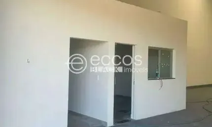 Barracão / Galpão / Depósito para alugar na Rua Doutor Luiz Antônio Waack, --, Marta Helena, Uberlândia