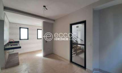 Apartamento para aluguel, 2 quartos, 1 suíte, 1 vaga, Umuarama - Uberlândia/MG