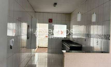 Casa à venda, 2 quartos, 4 vagas, Carajás - Uberlândia/MG