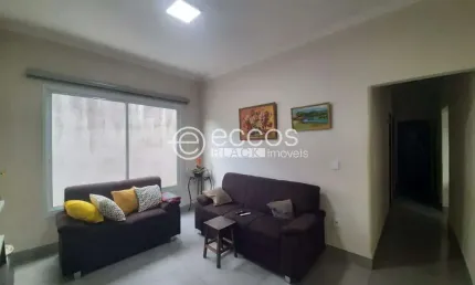 Casa para aluguel, 4 quartos, 1 suíte, 4 vagas, Granada - Uberlândia/MG