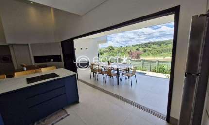 Casa em condomínio à venda, 3 quartos, 1 suíte, 5 vagas, Granja Marileusa - Uberlândia/MG