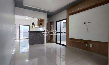 Casa para aluguel, 3 quartos, 1 suíte, 2 vagas, Novo Mundo - Uberlândia/MG