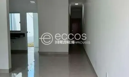 Casa à venda, 2 quartos, 1 suíte, 2 vagas, Jardim Brasília - Uberlândia/MG